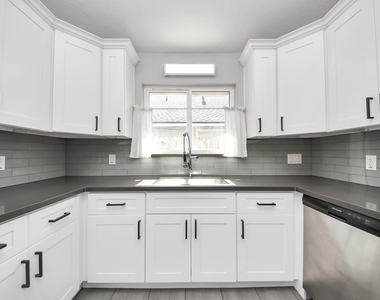 11122 Windmark Place - Photo Thumbnail 14