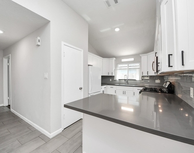 11122 Windmark Place - Photo Thumbnail 16
