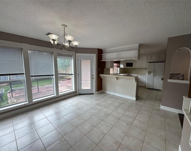 443 N Rivershire Drive - Photo Thumbnail 4