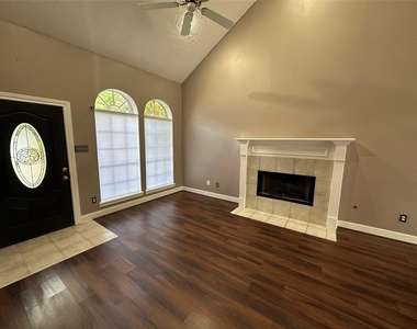 443 N Rivershire Drive - Photo Thumbnail 2