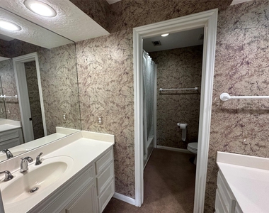 443 N Rivershire Drive - Photo Thumbnail 10