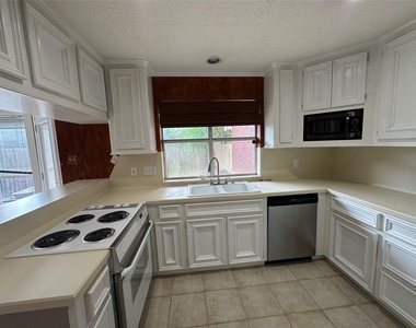 443 N Rivershire Drive - Photo Thumbnail 6