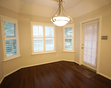 1715 Red Oak Terrace - Photo Thumbnail 10