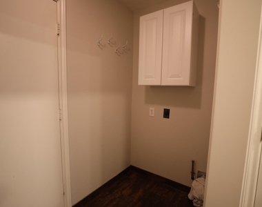 1715 Red Oak Terrace - Photo Thumbnail 26