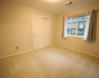 1715 Red Oak Terrace - Photo Thumbnail 24