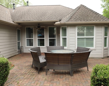 1715 Red Oak Terrace - Photo Thumbnail 28
