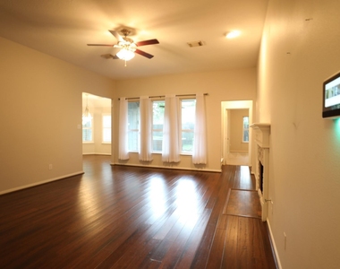 1715 Red Oak Terrace - Photo Thumbnail 8