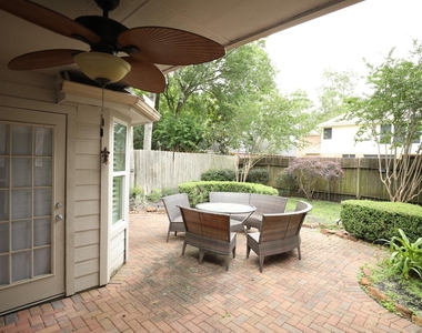 1715 Red Oak Terrace - Photo Thumbnail 30