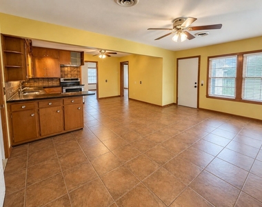341 Jefferson Street - Photo Thumbnail 4