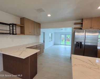 205 Melaleuca Drive E - Photo Thumbnail 4