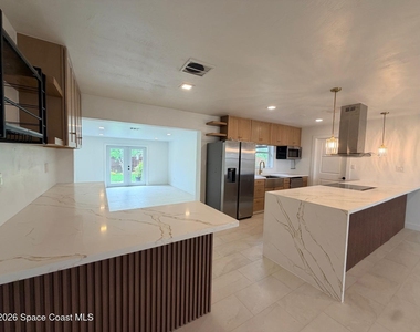 205 Melaleuca Drive E - Photo Thumbnail 5