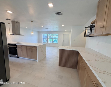 205 Melaleuca Drive E - Photo Thumbnail 20