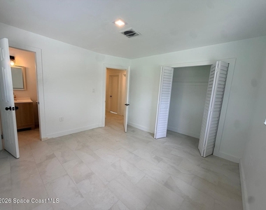 205 Melaleuca Drive E - Photo Thumbnail 10