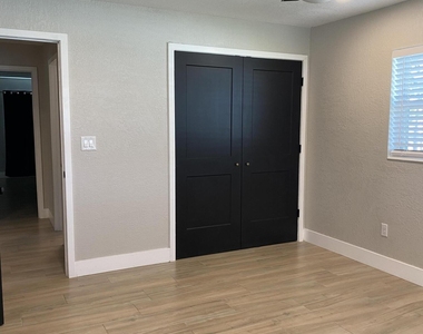 411 Palmetto Avenue - Photo Thumbnail 9