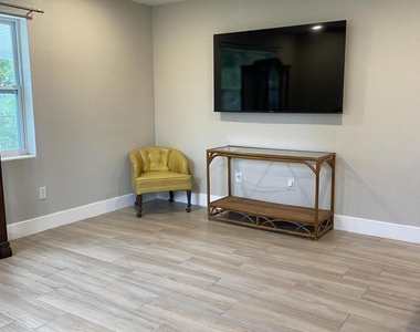 411 Palmetto Avenue - Photo Thumbnail 3