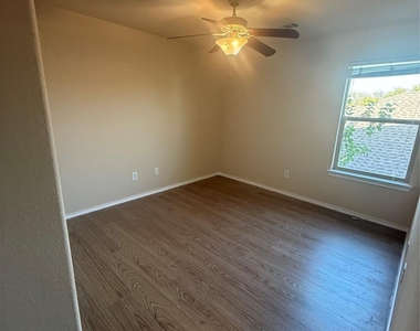 22607 Banter Point Lane - Photo Thumbnail 16