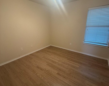 22607 Banter Point Lane - Photo Thumbnail 15