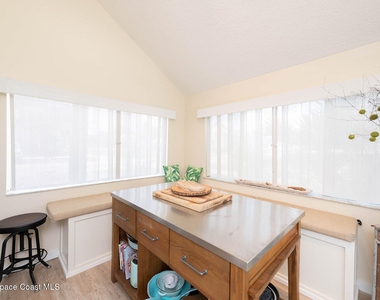 401 Seaport Boulevard - Photo Thumbnail 10