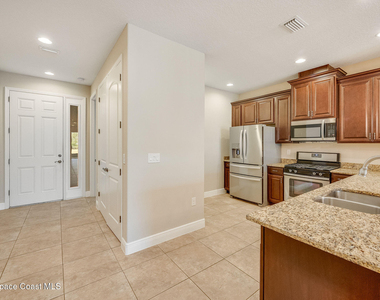 7954 Loren Cove Drive - Photo Thumbnail 9