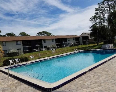 1515 Huntington Lane - Photo Thumbnail 11