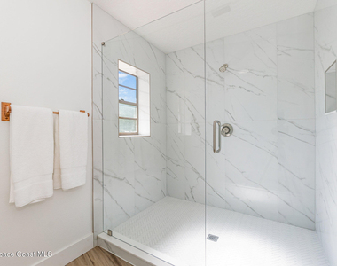 1905 Redwood Avenue - Photo Thumbnail 11
