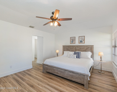 1905 Redwood Avenue - Photo Thumbnail 3