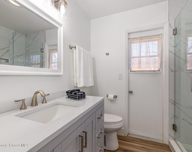 1905 Redwood Avenue - Photo Thumbnail 13