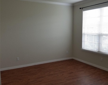 30238 Creekside Drive - Photo Thumbnail 11