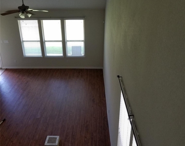 30238 Creekside Drive - Photo Thumbnail 3
