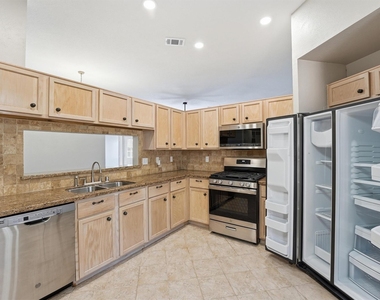 2618 Heatherknoll Drive - Photo Thumbnail 11