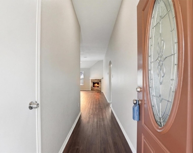 2618 Heatherknoll Drive - Photo Thumbnail 2