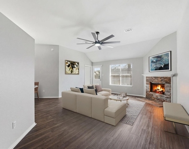 2618 Heatherknoll Drive - Photo Thumbnail 3