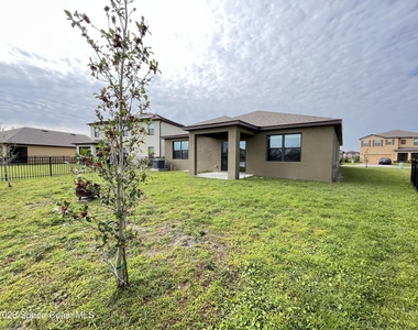 3743 Coachman Lane Se - Photo Thumbnail 10