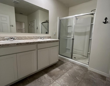 3743 Coachman Lane Se - Photo Thumbnail 5