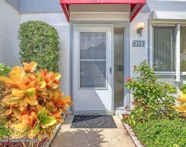 313 Seaport Boulevard - Photo Thumbnail 5