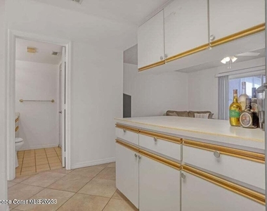 313 Seaport Boulevard - Photo Thumbnail 13