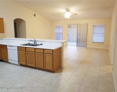 8025 98th Court - Photo Thumbnail 11