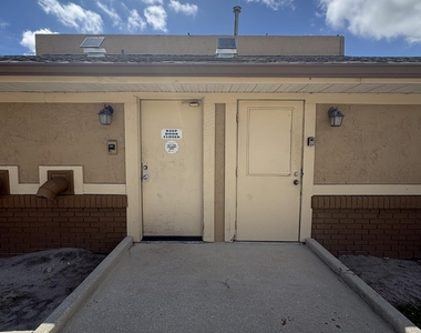 248 Berkshire Lane - Photo Thumbnail 12