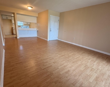 248 Berkshire Lane - Photo Thumbnail 2