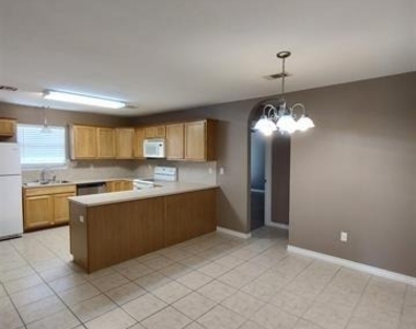 5330 Wellington Lane - Photo Thumbnail 6
