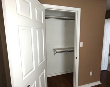 5330 Wellington Lane - Photo Thumbnail 8