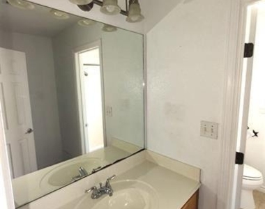 5330 Wellington Lane - Photo Thumbnail 9