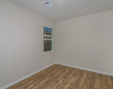 7619 Tipton Meadow Way - Photo Thumbnail 11