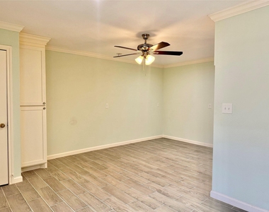 1311 Antoine Drive - Photo Thumbnail 7