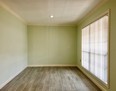 1311 Antoine Drive - Photo Thumbnail 3