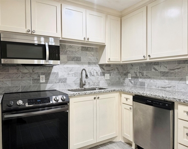 1311 Antoine Drive - Photo Thumbnail 10