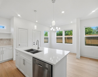 3103 Bostic Street - Photo Thumbnail 4