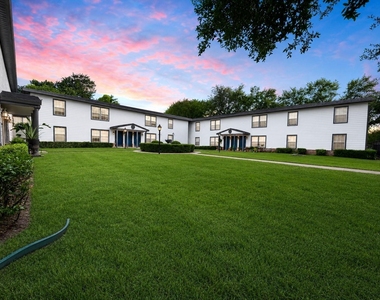 218 W 15th Street - Photo Thumbnail 11