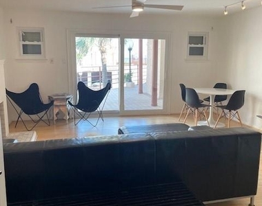 7312 Seawall Boulevard - Photo Thumbnail 3