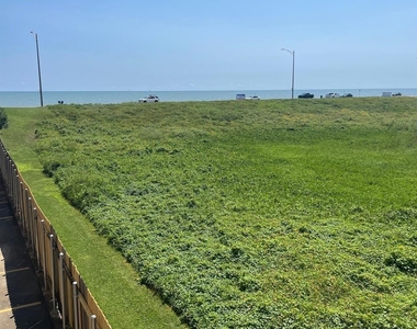 7312 Seawall Boulevard - Photo Thumbnail 16